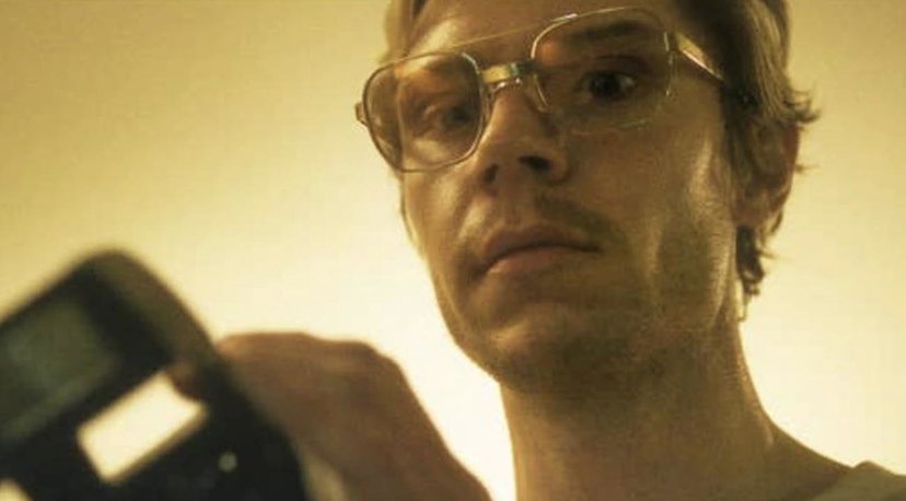 Netflix rimuove Jeffrey Dahmer dalle serie LGBT: la reazione di Ryan Murphy preview