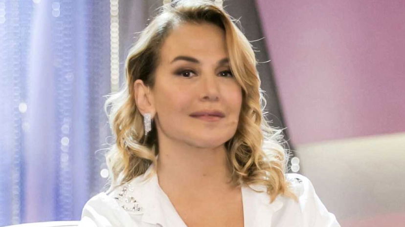 Barbara, “chi è davvero la d’Urso”, parla la moglie di un famoso cantante preview