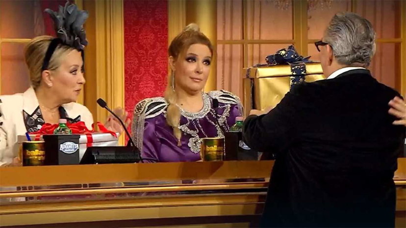 Chat WhatsApp e strategie, Mariotto parla di Selvaggia: “Detesta le donne amate, a noi ha scritto..” preview