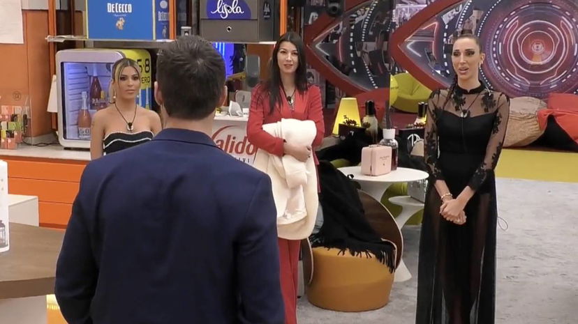 Giaele rivela a Oriana come comportarsi in merito alla triangolazione di Antonino preview