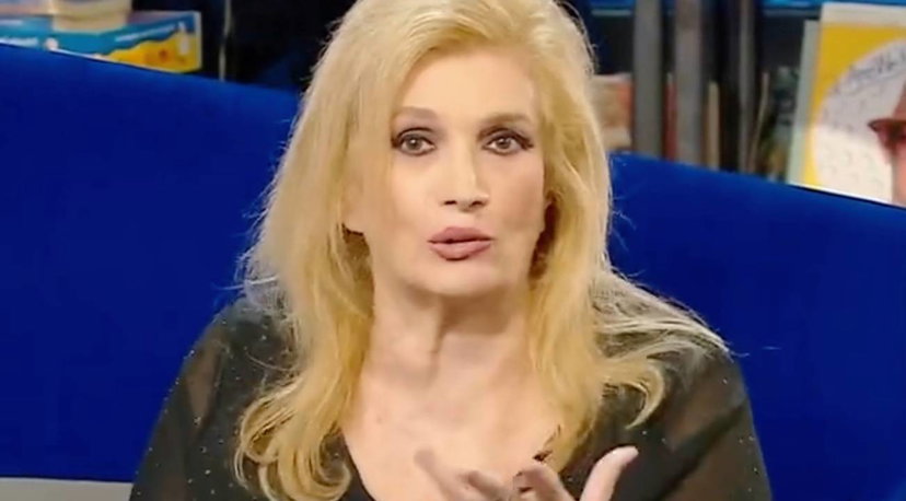 Iva Zanicchi da Serena Bortone parla di Selvaggia Lucarelli: “Una persona mi ha detto..” preview