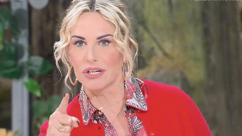 Clerici si lamenta in diretta: “Potrei aprire un discorso che è meglio chiudere”, ma poi sbotta preview