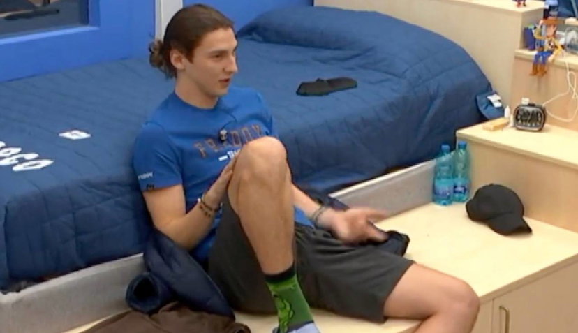 Cricca, nella settimana fuori da Amici è tornato single: le sue parole preview