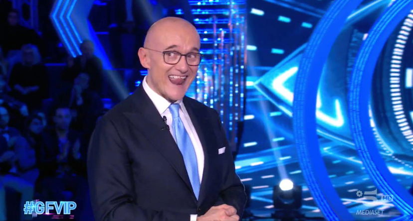 Grande Fratello Vip, una vip si propone a Signorini: “Partecipo se ci sono nip” preview