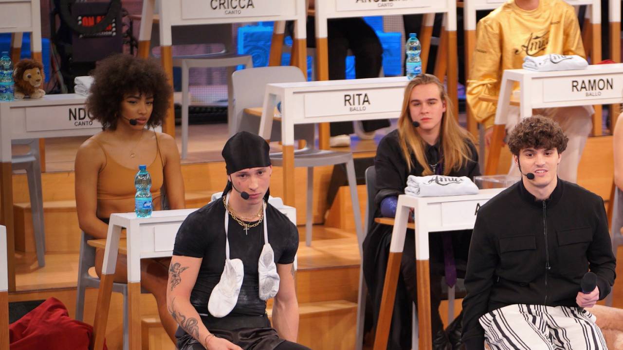 eliminazione amici