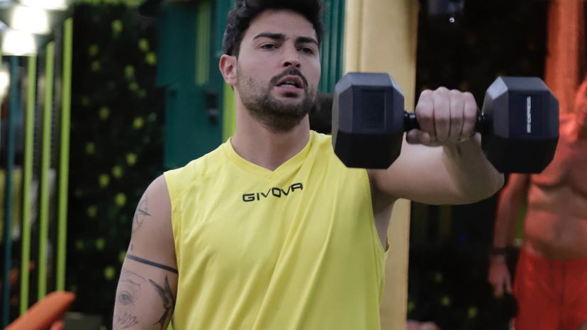 L’ex fidanzata di Donadei attacca l’amante: “Cornuta sì, mazziata no” preview