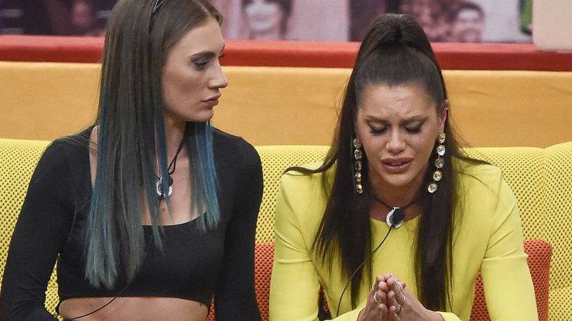 Antonella e Nikita litigano e si scambiano frecciatine velenose a vicenda preview