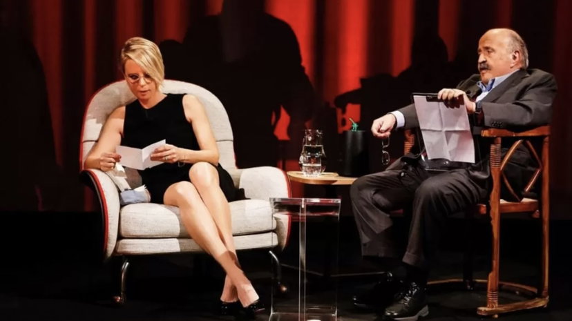 Amici 22 e C’è Posta Per Te, saltano le nuove puntate dopo la morte di Costanzo: cosa andrà in onda al loro posto preview