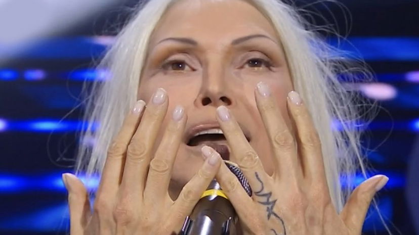 Anna Oxa ultima in classifica a Sanremo: arriva la reazione di Oxarte preview