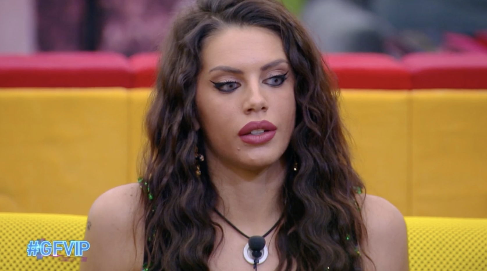 Antonella Fiordelisi Grande Fratello Vip lenti a contatto Signorini