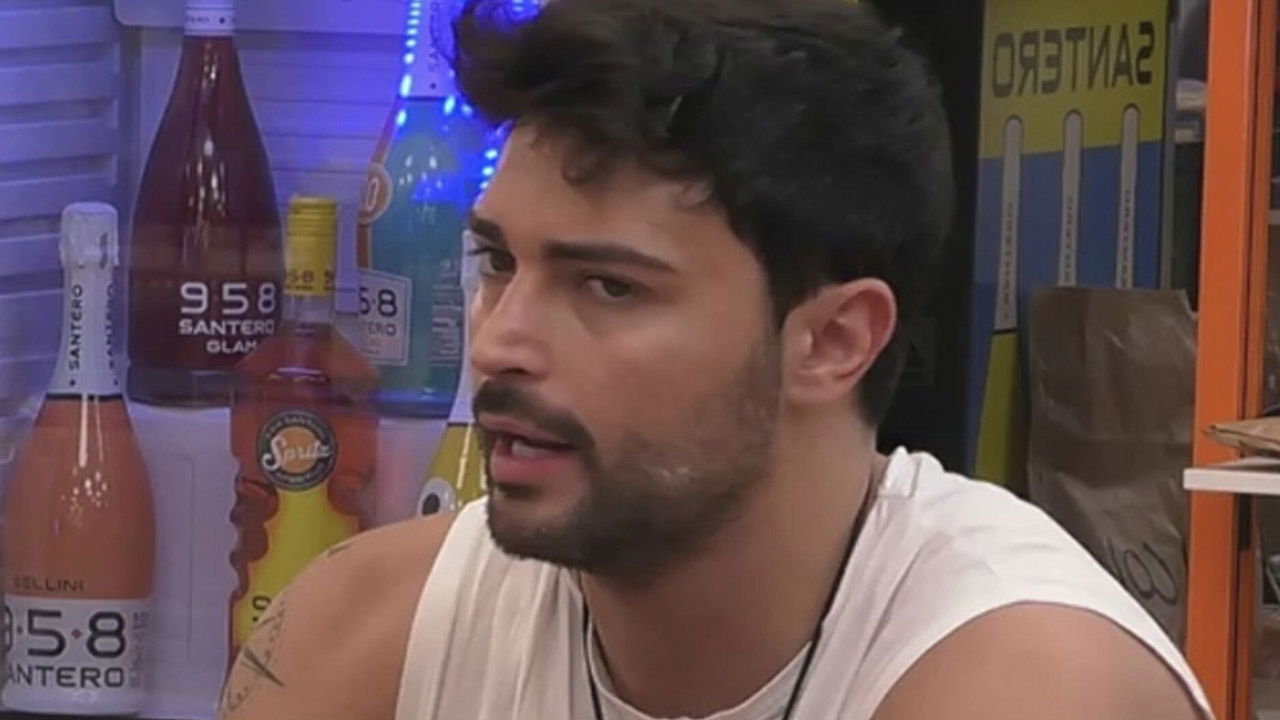 Davide Donadei scivolone al GFVip
