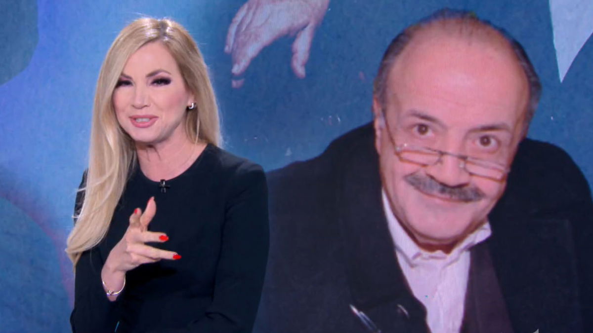 Federica Panicucci ricorda Maurizio Costanzo: “Mi imbeccava nei camerini” article-post