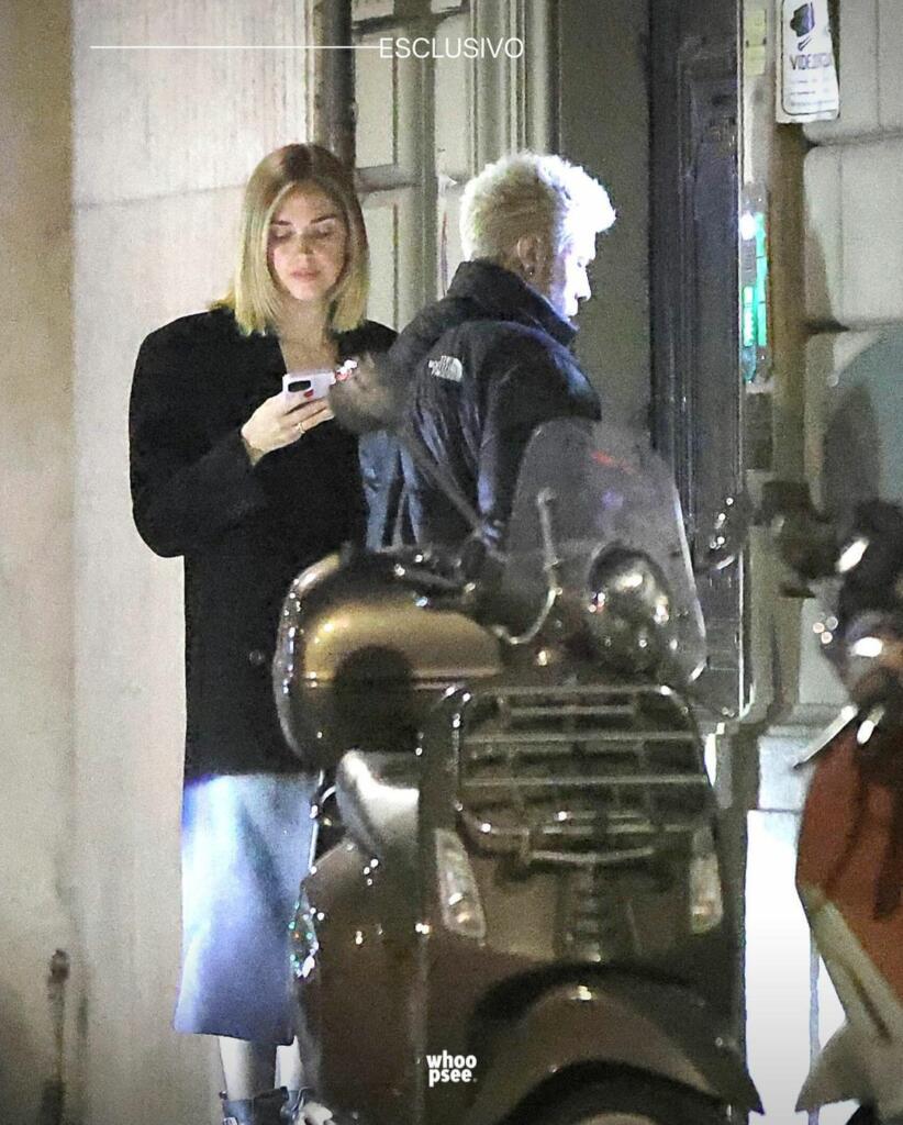 Fedez E Chiara Paparazzati Davanti Uno Studio Legale? Parla Vanity Fair