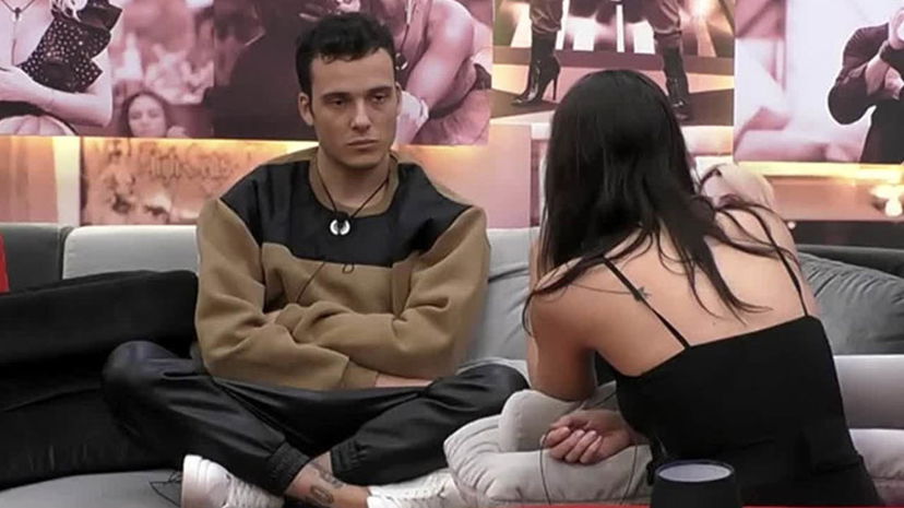 Fiordelisi e Donnamaria si lasciano: “Trovo mille uomini meglio di te!” preview