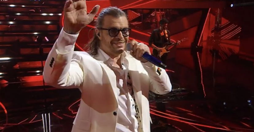 Gianluca Grignani interrompe la sua esibizione preview