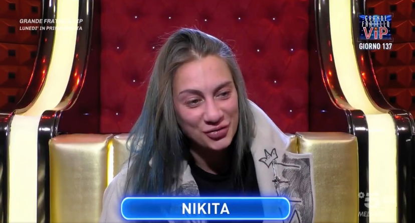 Nikita Pelizon piange per Luca Onestini: “Mi piace, sto male” preview