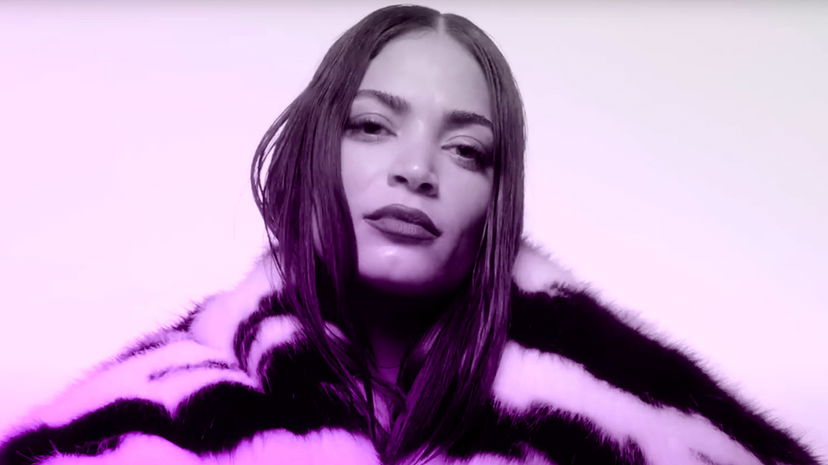 Purple In The Sky di Elodie: testo e significato del pezzo scritto da Mahmood preview