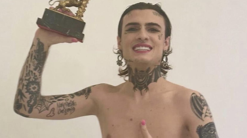 Rosa Chemical senza tatuaggi preview