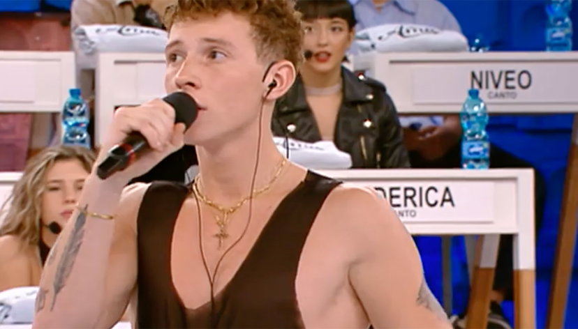 Wax parla di Angelina Mango e della cicatrice che ha sullo zigomo preview