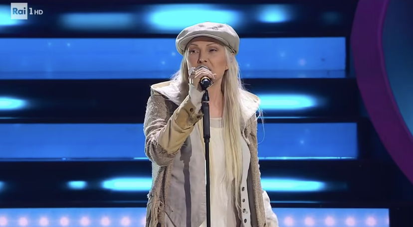 Anna Oxa, per Fedez è una maleducata: la risposta di Oxarte preview