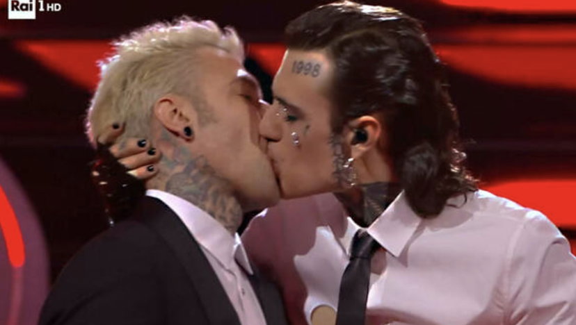 Rosa Chemical e Fedez, Pro Vita fa un esposto per atti osceni in luogo pubblico preview