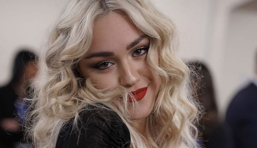 Shari a Sanremo canta di volere “una ragazza” e poi ricorda che “l’amore è per tutti” preview