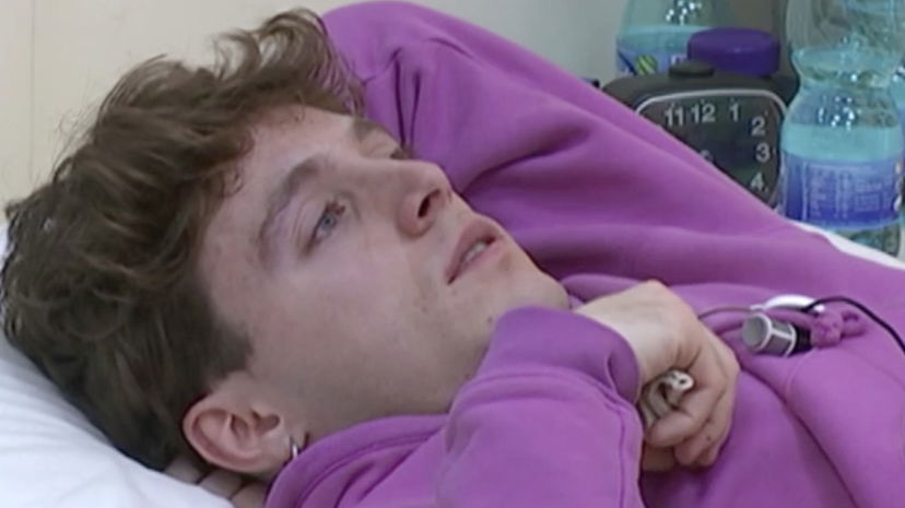 Alessio Cavaliere scoppia a piangere ad Amici: “Ho visto Samu, come fa lui?” preview