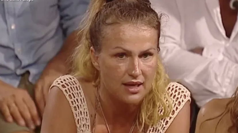 Eva Henger svela retroscena sulla Marcuzzi e il canna gate: “Le hanno dato ordini” preview