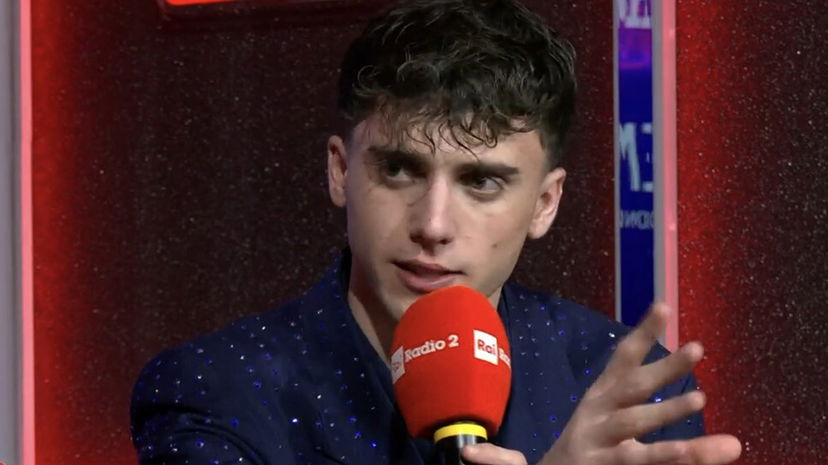 LDA: “Inizio a cantare e scappano tutti, da 500 persone sono rimaste 3 nel locale” preview