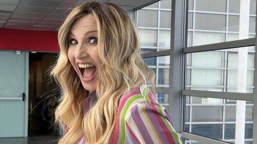 Lorella Cuccarini: “Giorgia Meloni mi sta più simpatica di Elly Schlein”, poi parla di Heather Parisi preview