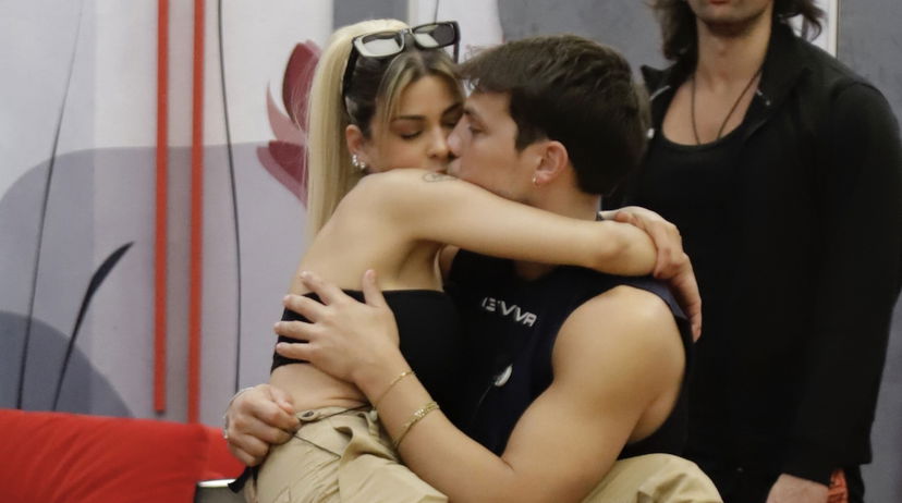 Oriana contro Daniele che si rifiuta di dormire con lei preview