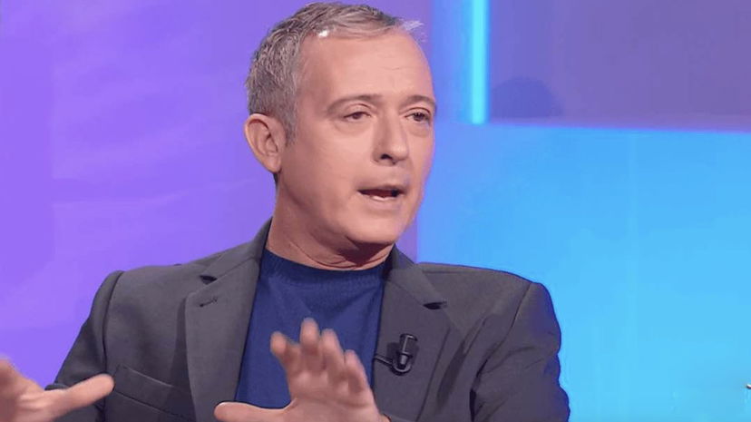 Pierluigi Diaco, suona un cellulare in studio a Bella Mà: la reazione inaspettata article-post