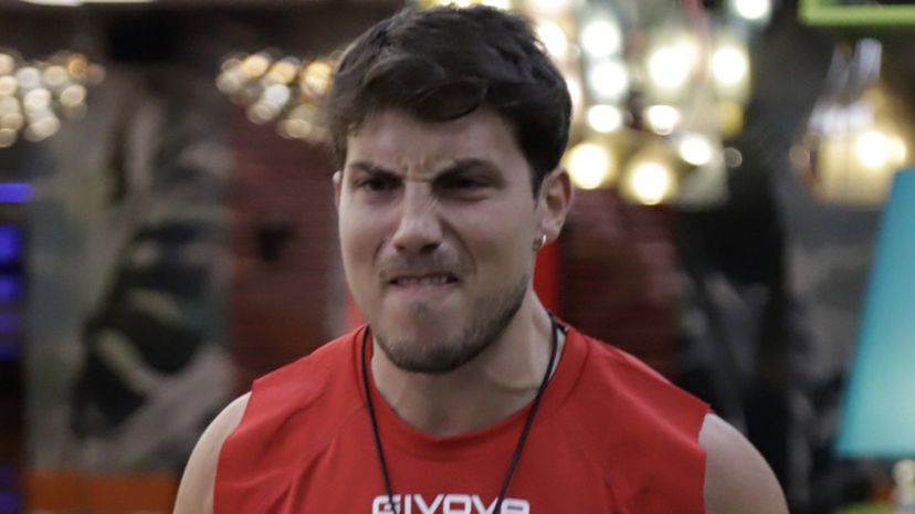 Squalifica in arrivo per Daniele? Frase pronunciata durante la pubblicità preview