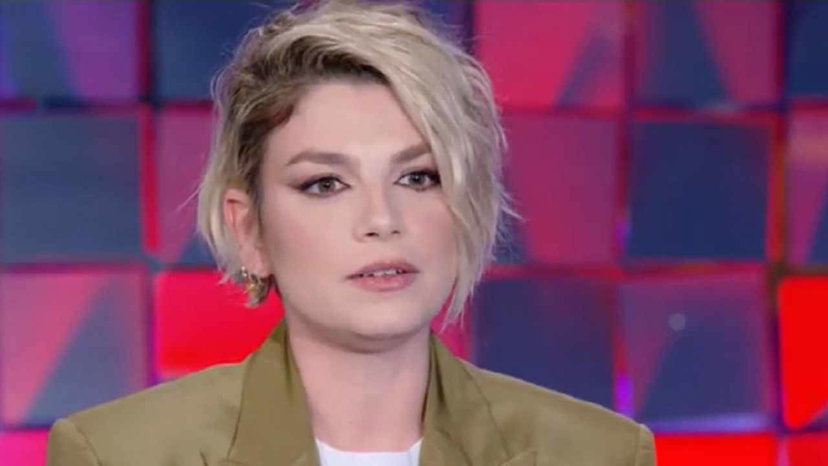 Emma Marrone “nella coppia fa l’uomo, non è etero” – la sua risposta preview