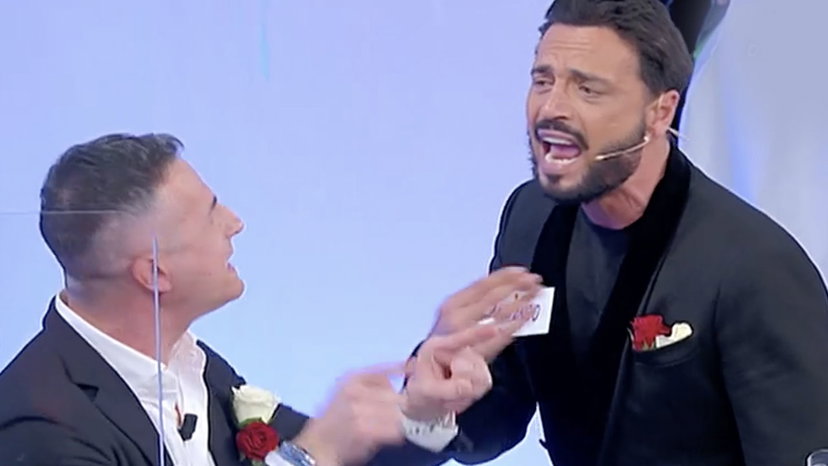 Armando e Riccardo, lite furiosa: scena tagliata a Uomini e Donne, ecco cosa è successo preview