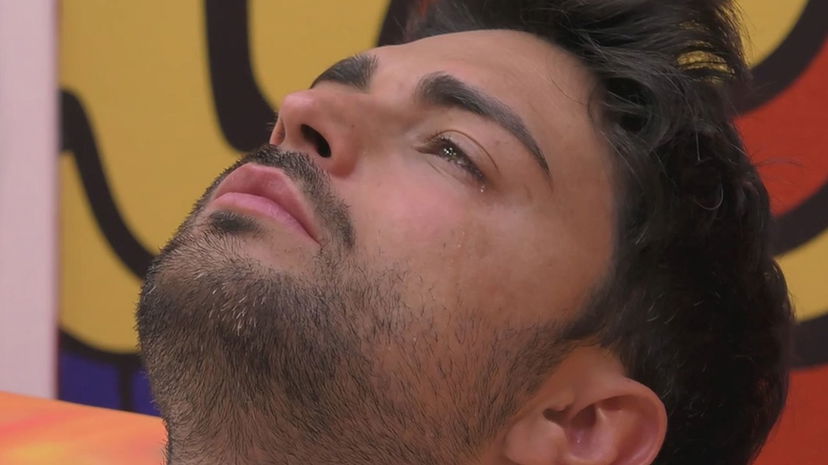 Davide Donadei, verità sulle foto insanguinato: “Ho spaccato tutto” preview