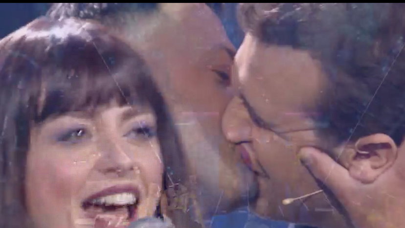 Felicissima Sera, Annalisa canta Mon Amour mentre Pio e Amedeo limonano preview