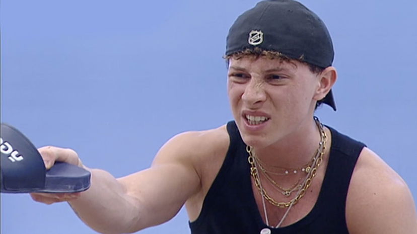 Maria costretta a intervenire ad Amici: Wax infuriato urla preview