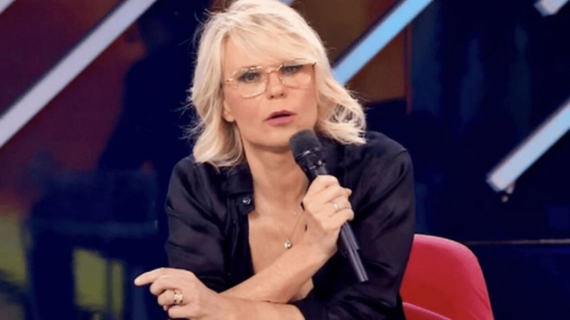 Maria interviene in una lite ad Amici e riprende un prof: anticipazioni preview