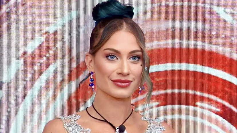 Nikita Pelizon fatta sparire “dai palinsesti Mediaset”, il retroscena preview