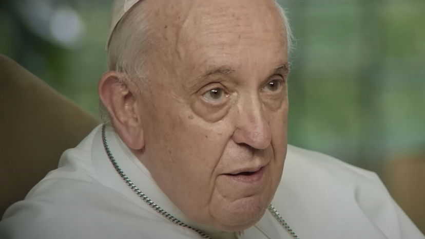 Papa Francesco apre alla comunità LGBT e condanna i preti omofobi: “Sono infiltrati con mentalità chiuse” preview
