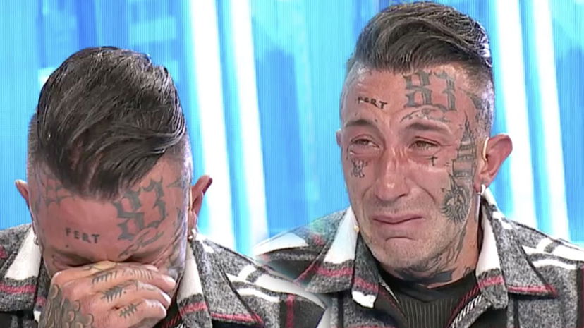 Simone Coccia scoppia a piangere da Barbara d’Urso preview