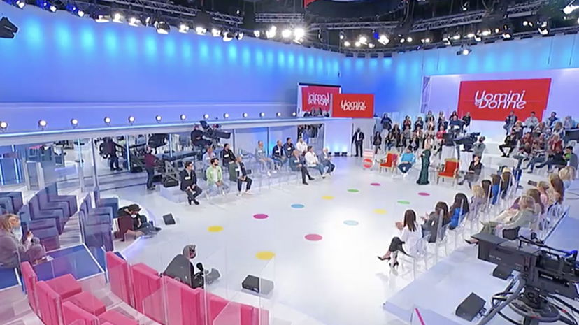 Uomini e Donne, salta la puntata di venerdì: ecco cosa andrà in onda preview