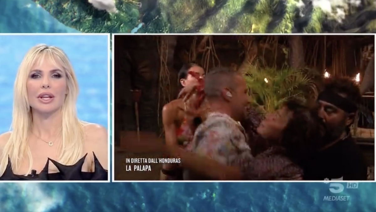 Corinne Clery sviene in diretta a L’Isola dei Famosi article-post