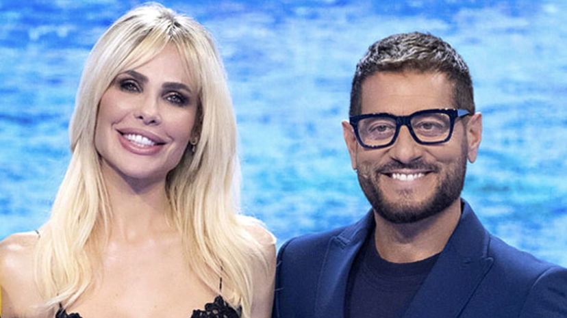 Enrico Papi rompe il silenzio su presunte liti con Ilary e addio a L’Isola preview