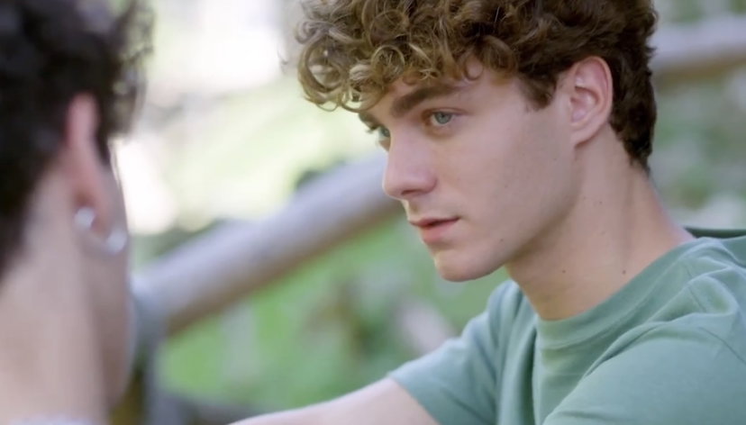 Luce Dei Tuoi Occhi: su Canale 5 il coming out di un personaggio transgender: “Sono sempre stata donna” preview