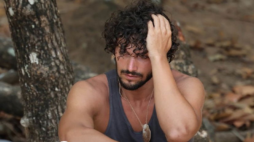 Sainato smaschera gli altri naufraghi: “Vogliono fuori Mazzoli e Noise perché in puntata si parla troppo di loro” preview