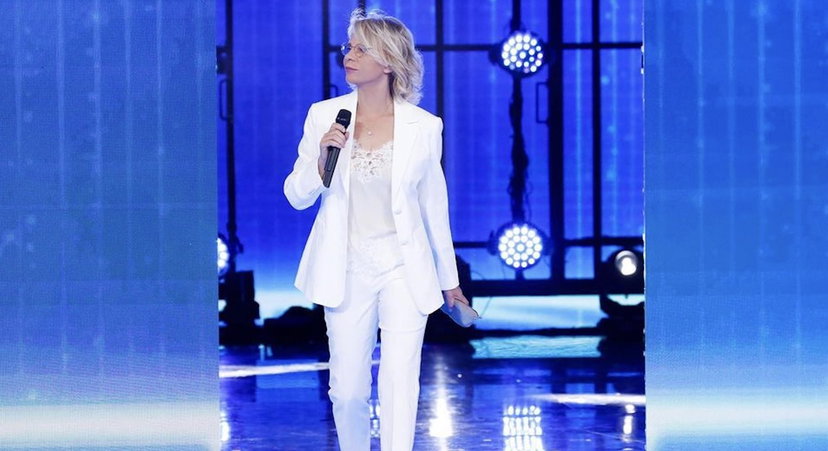 Amici di Maria, annullata la registrazione del serale: 14 casi Covid preview