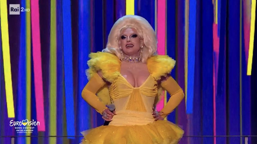 Le drag queen su Rai2 sarebbero sparite anche da un altro programma, l’accusa preview