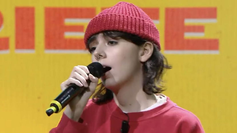 Ariete si arrabbia e sbotta sui social: “Testa bacata, adesso mi incavolo, vai a quel paese” preview